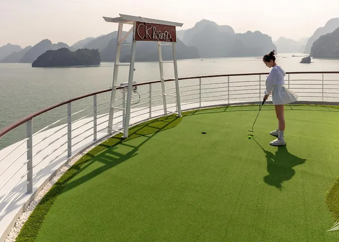 Lyra Grandeur Cruise * Ha Long