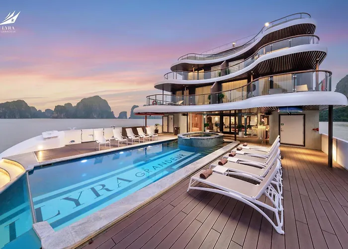 Lyra Grandeur Cruise * Ha Long