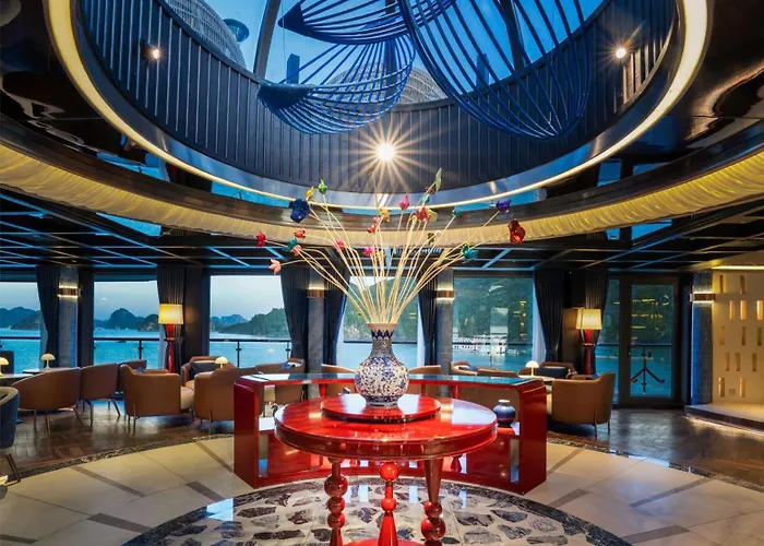 Lyra Grandeur Cruise * Ha Long