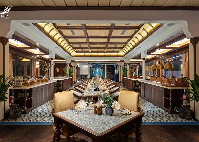 Lyra Grandeur Cruise Botel *