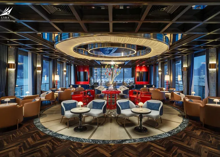 Lyra Grandeur Cruise Botel Ha Long