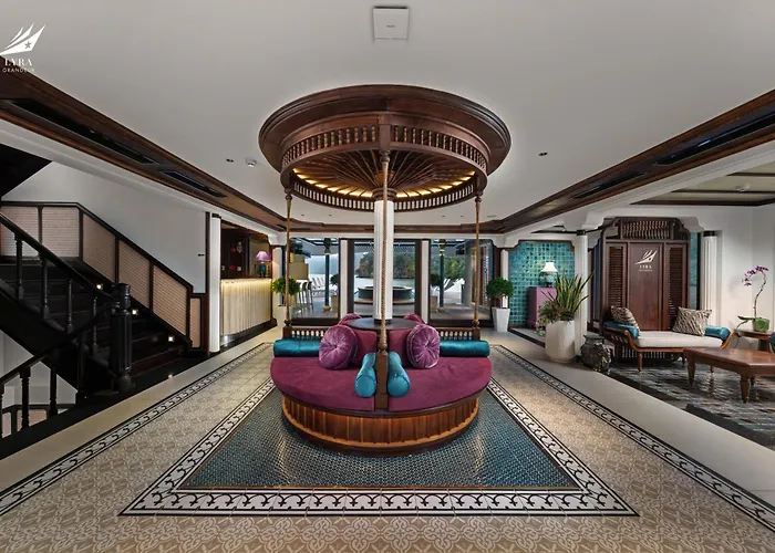 Lyra Grandeur Cruise Ha Long