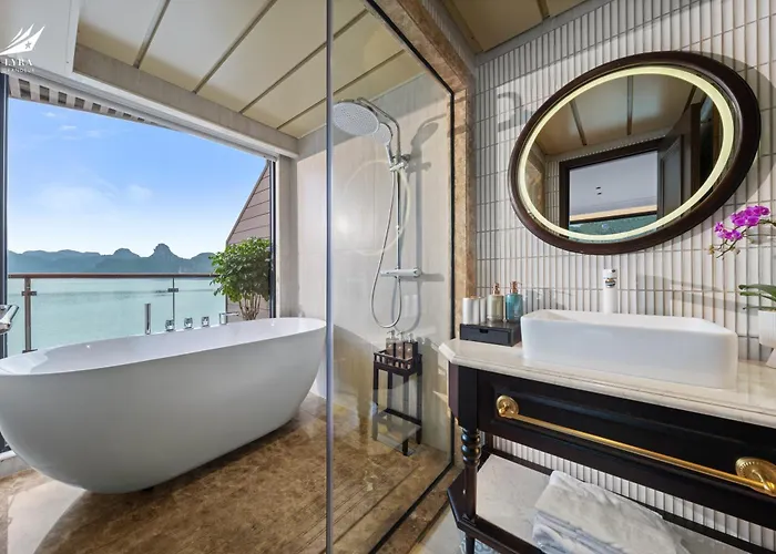 Lyra Grandeur Cruise Ha Long