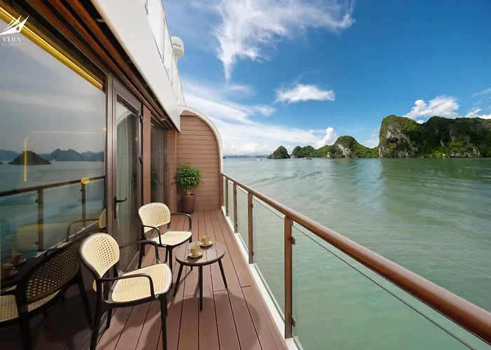 Lyra Grandeur Cruise * Ha Long