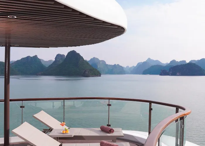 Lyra Grandeur Cruise * Ha Long