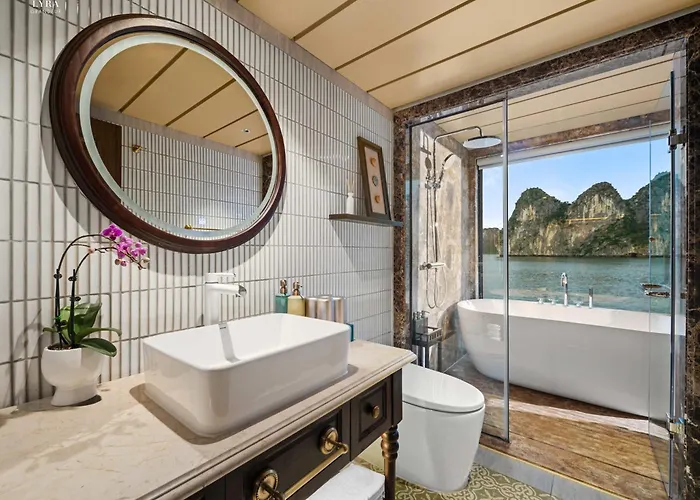 Lyra Grandeur Cruise Ha Long