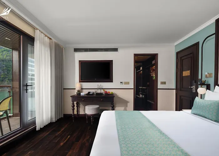Lyra Grandeur Cruise Ha Long