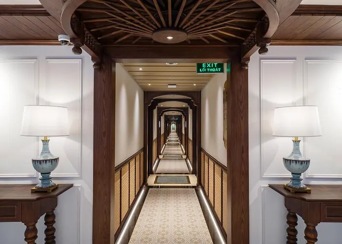 Lyra Grandeur Cruise